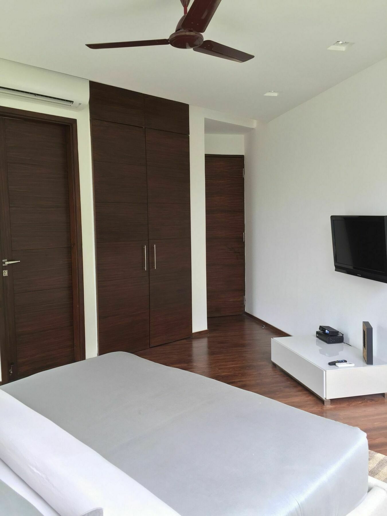 Calem Grove Hotel Candolim Exterior photo